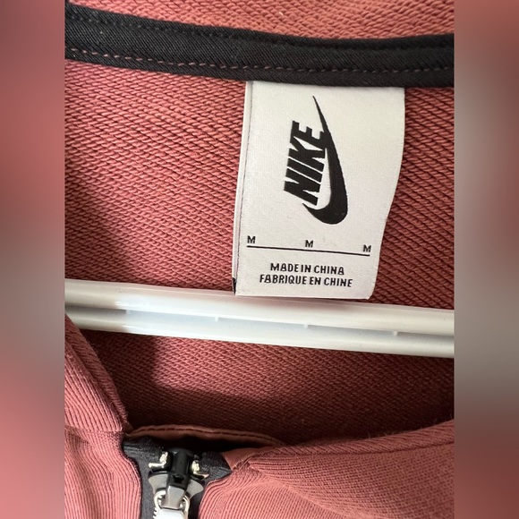 Women’s rose pink Nike bomber jacket with hood - Picture 2 of 6